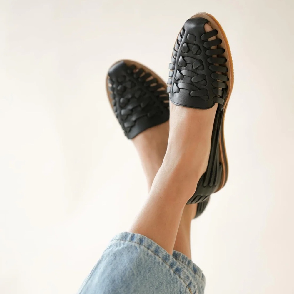 NISOLO black huaraches sandal, size 9